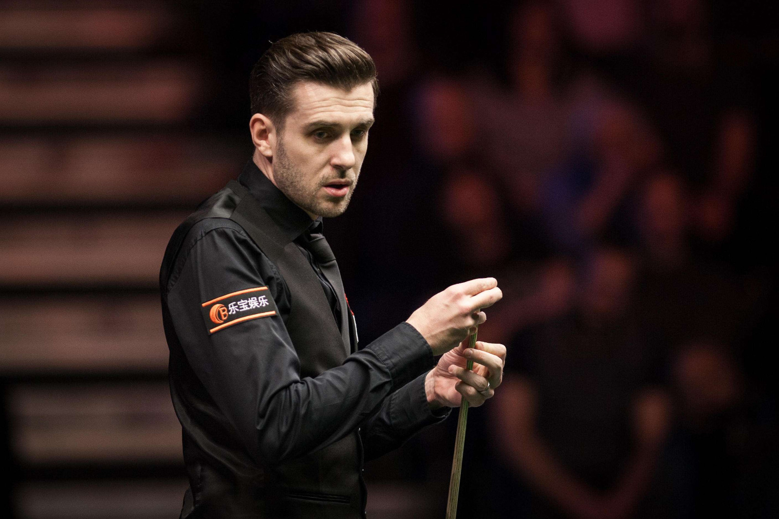 持续地为中 持续地为中